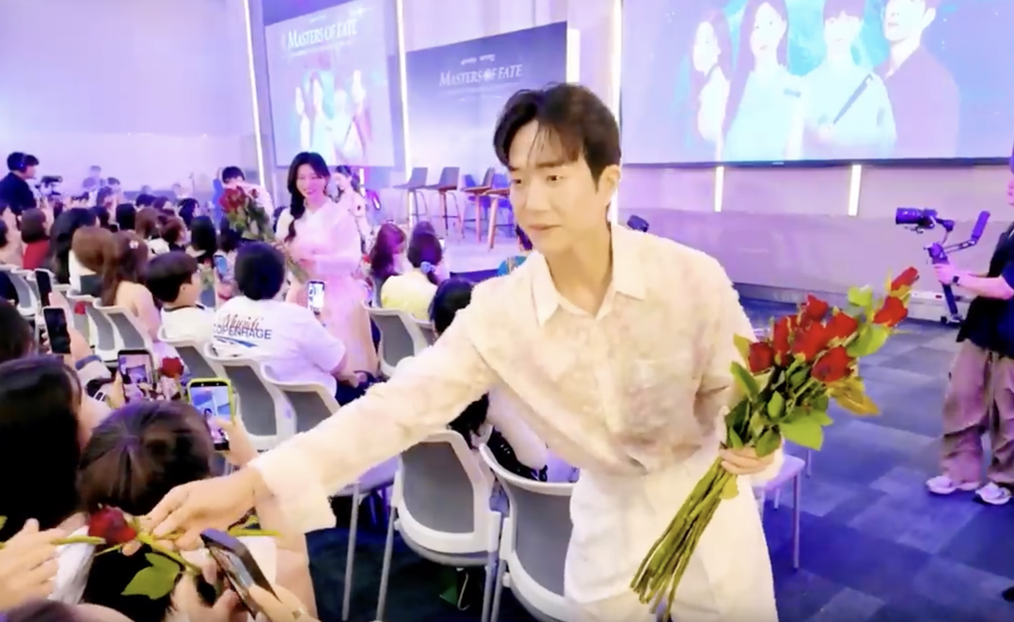 Fan-meeting tour